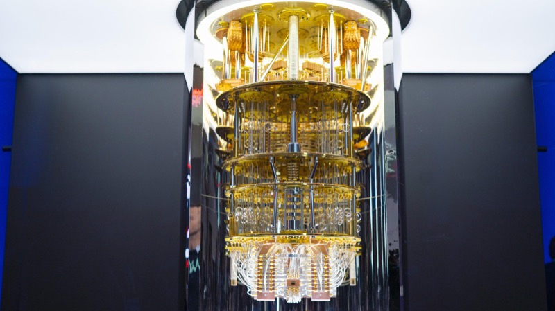 Quantum computer representing a potential threat to Bitcoin cryptography